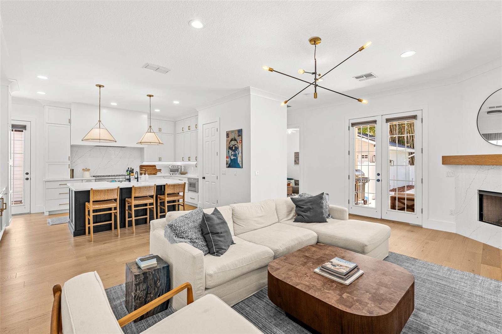 IVANHOE SHORES - Residential