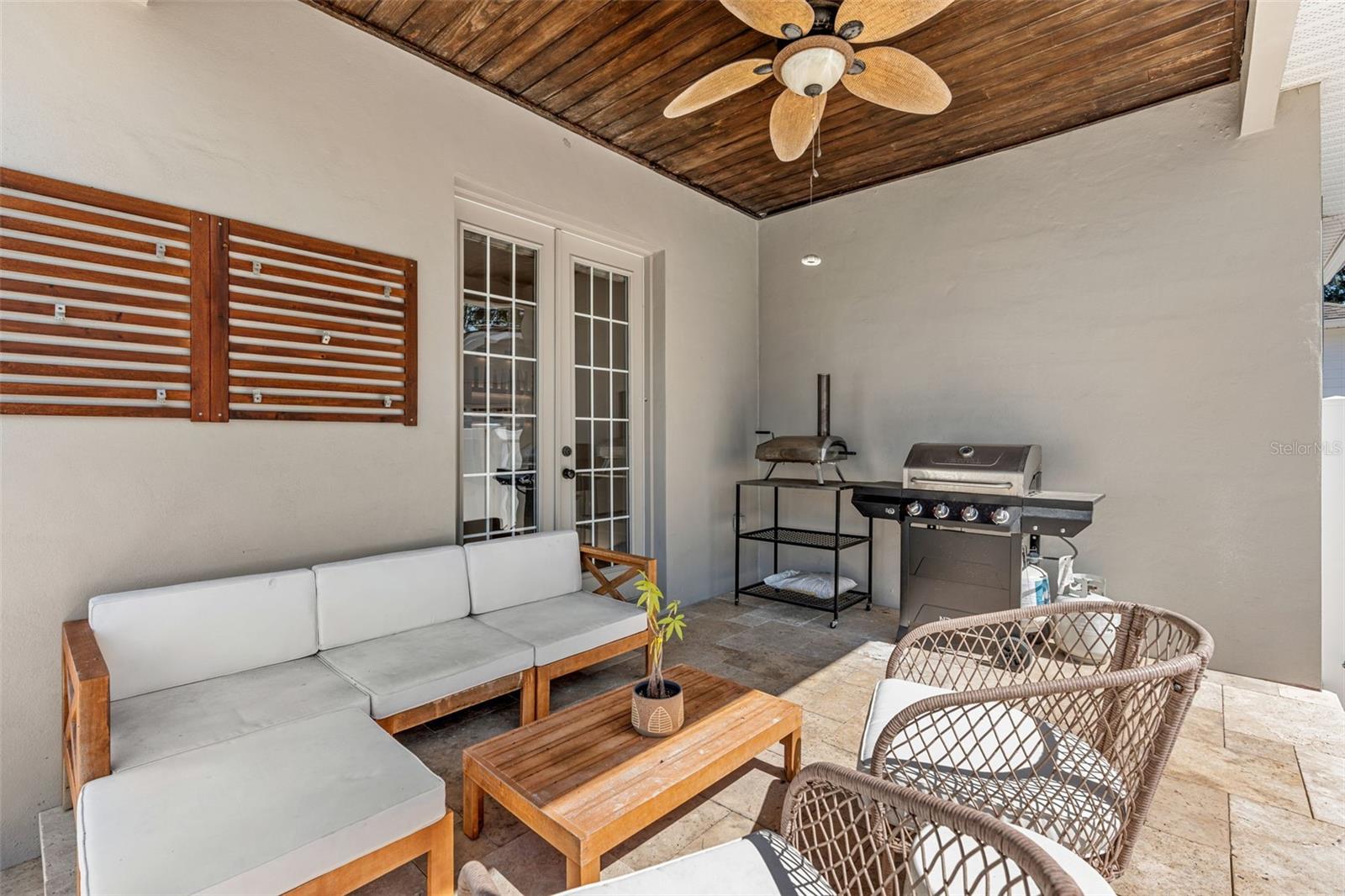 IVANHOE SHORES - Residential