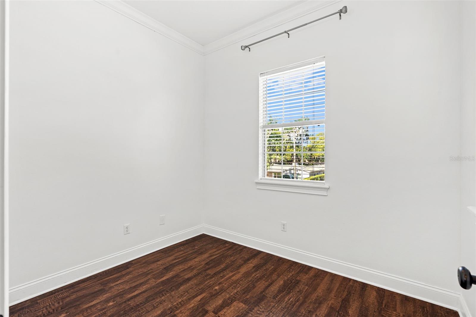 IVANHOE SHORES - Residential
