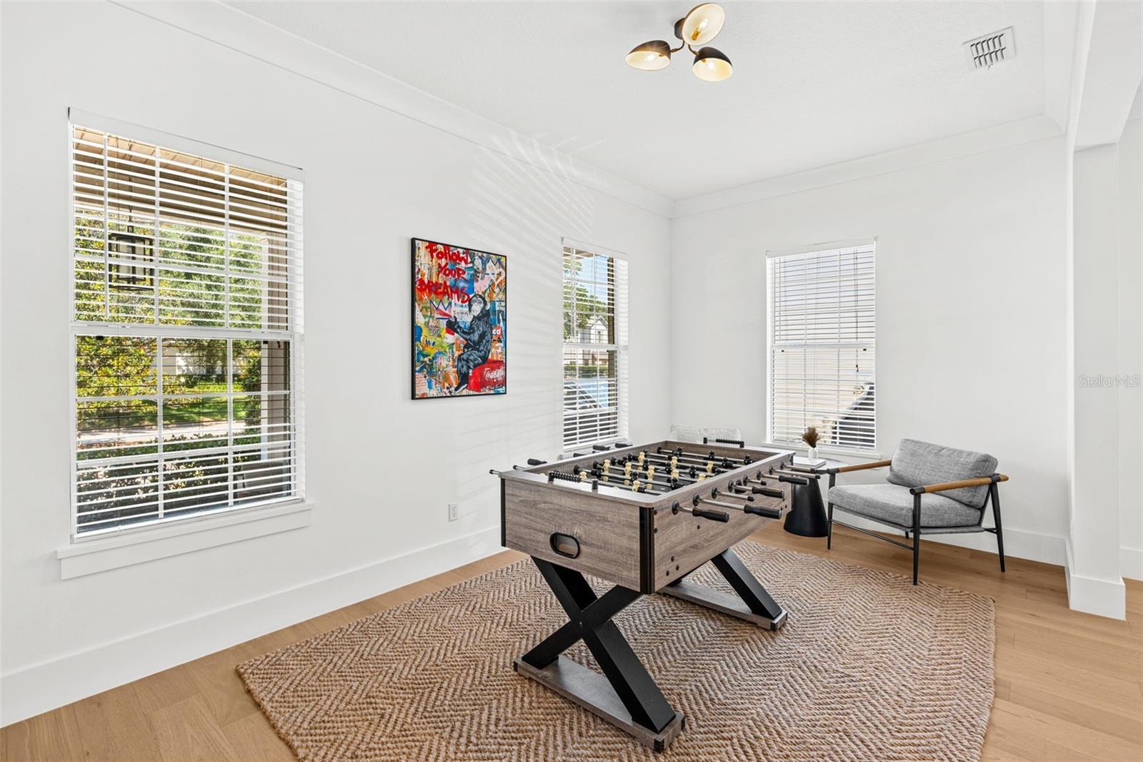 IVANHOE SHORES - Residential