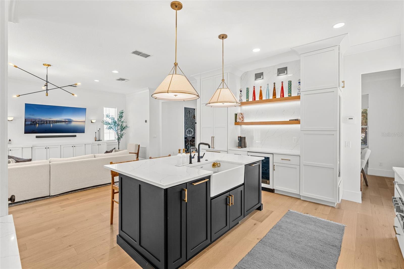 IVANHOE SHORES - Residential
