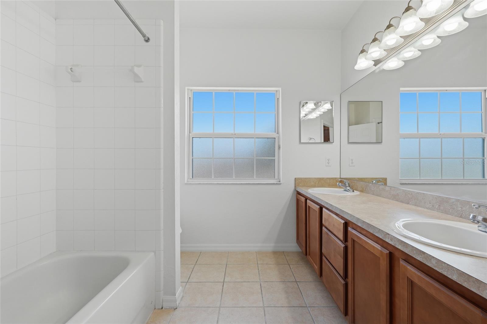 SOUTH POINTE PH 1 UNIT 5-B - Residential