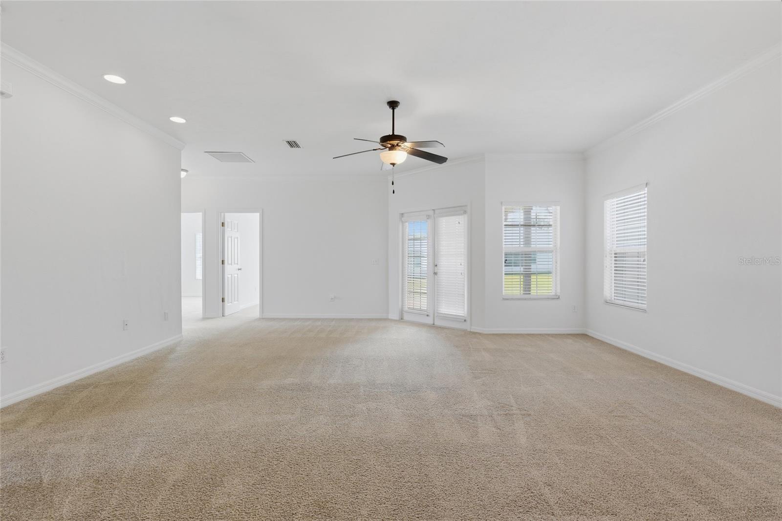 SOUTH POINTE PH 1 UNIT 5-B - Residential