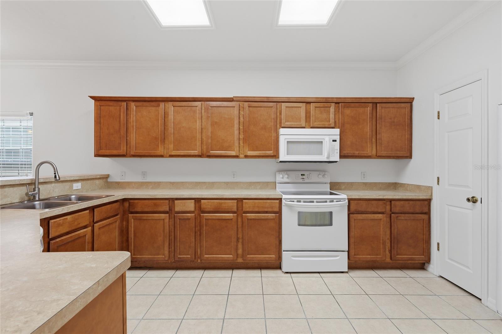 SOUTH POINTE PH 1 UNIT 5-B - Residential