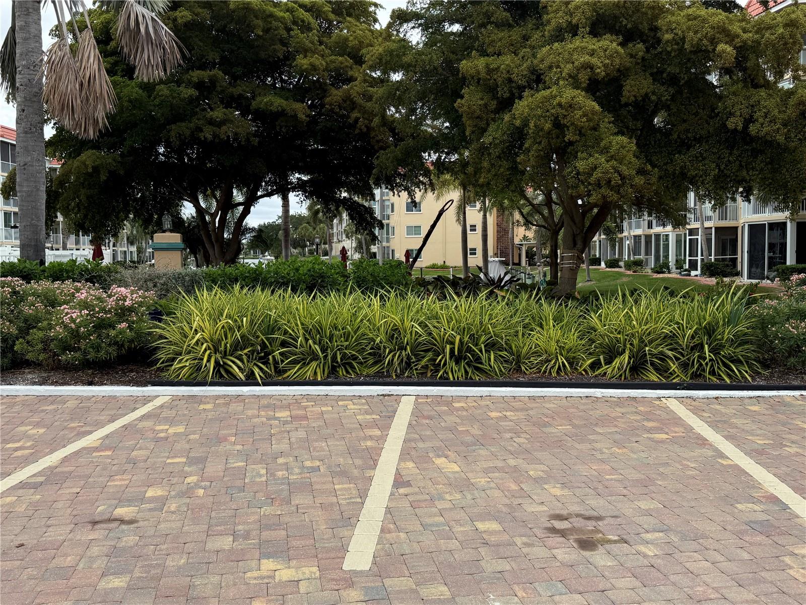 SIESTA HARBOR II - Residential