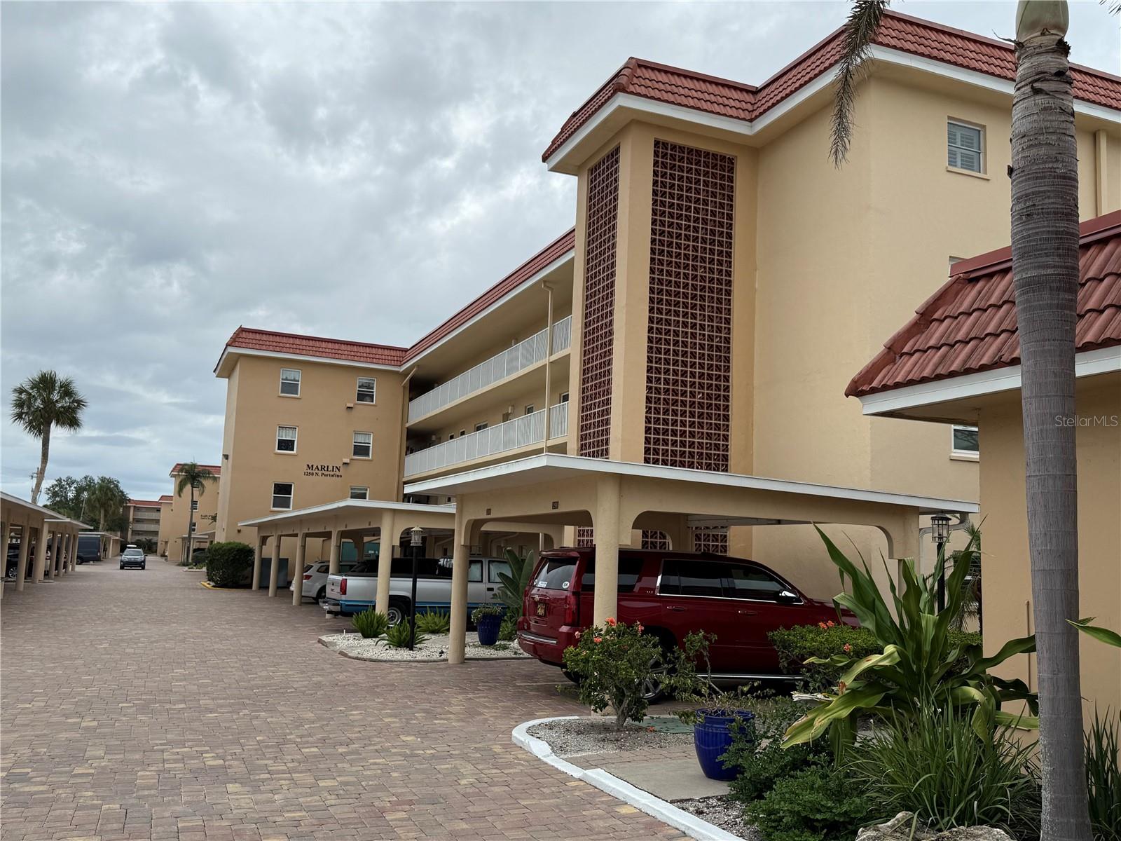 SIESTA HARBOR II - Residential