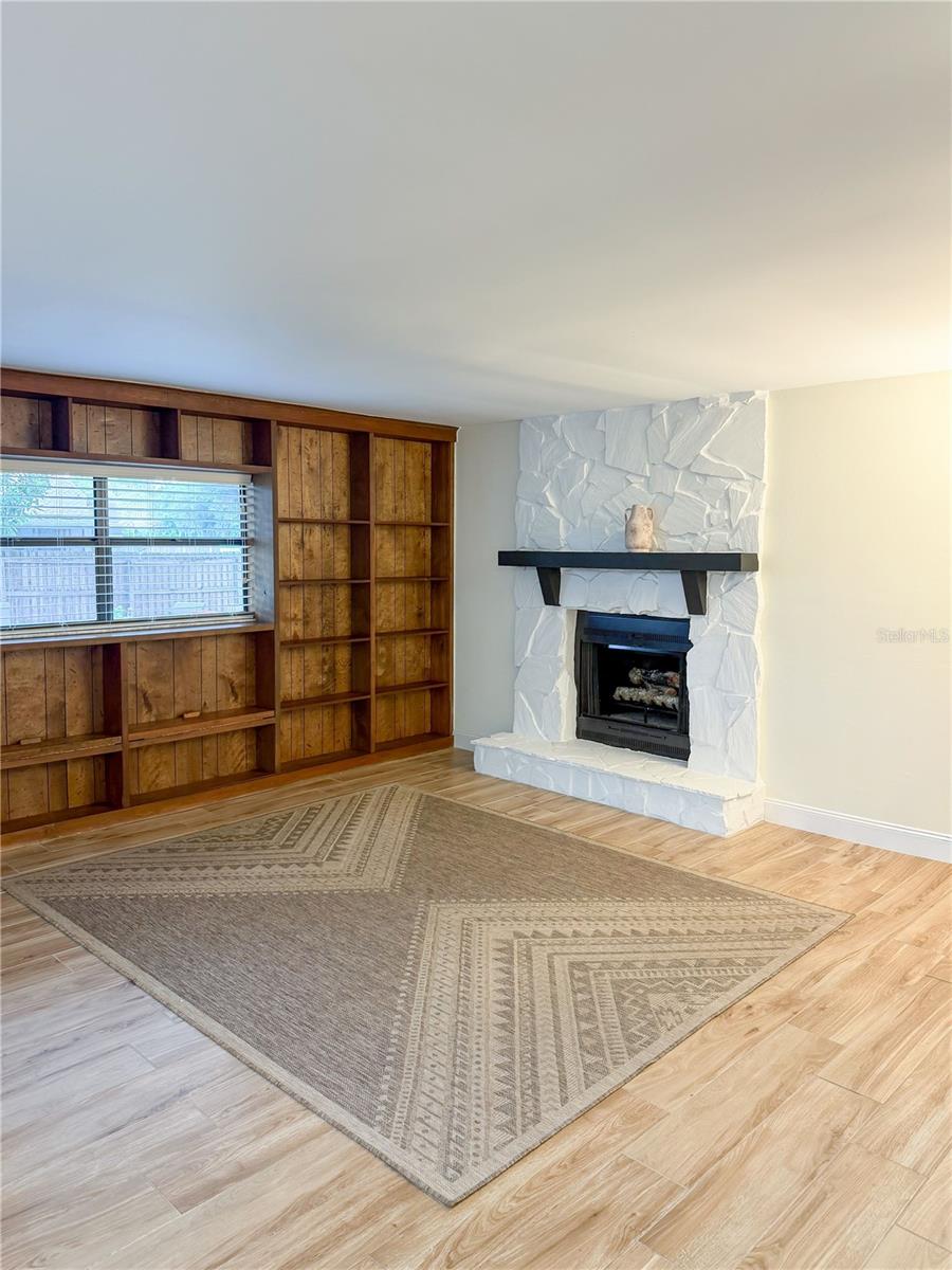 WALDEN LAKE - Residential