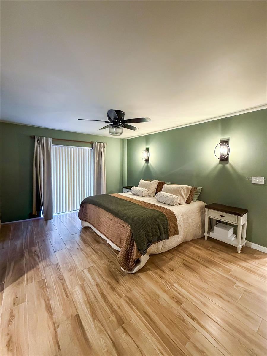 WALDEN LAKE - Residential