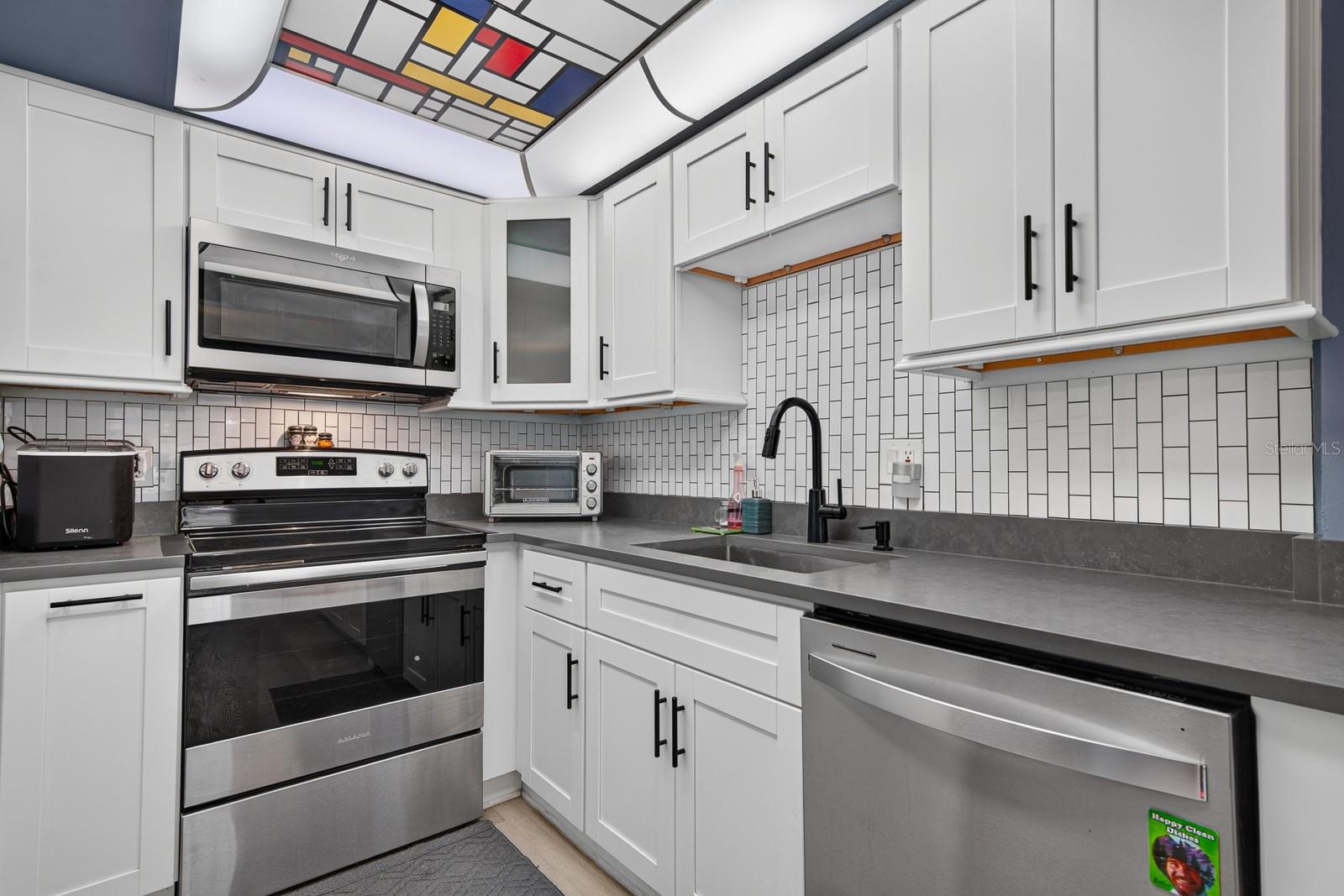 TOWNHOUSES AT BONNIE BAY CONDO - Residential