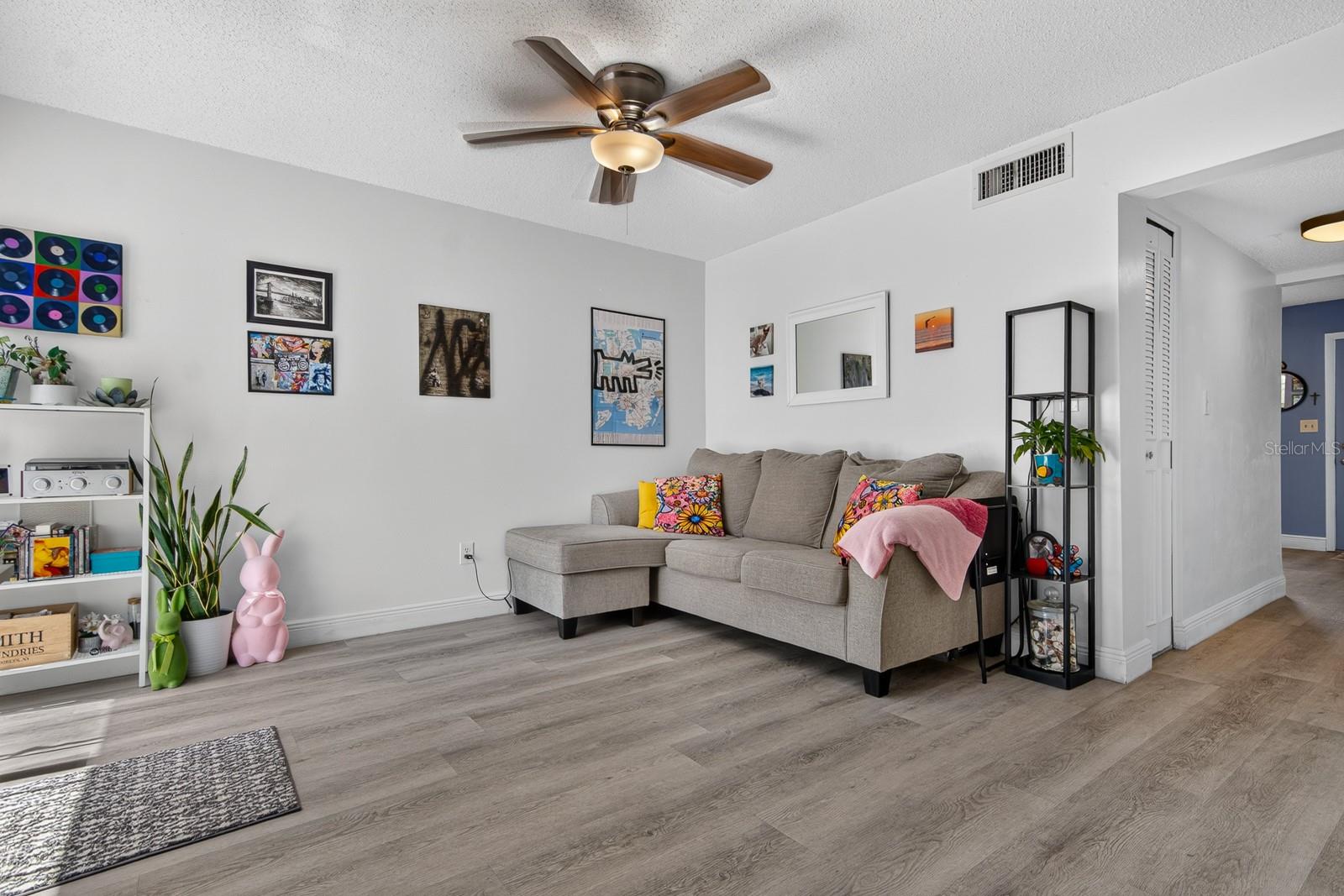 TOWNHOUSES AT BONNIE BAY CONDO - Residential