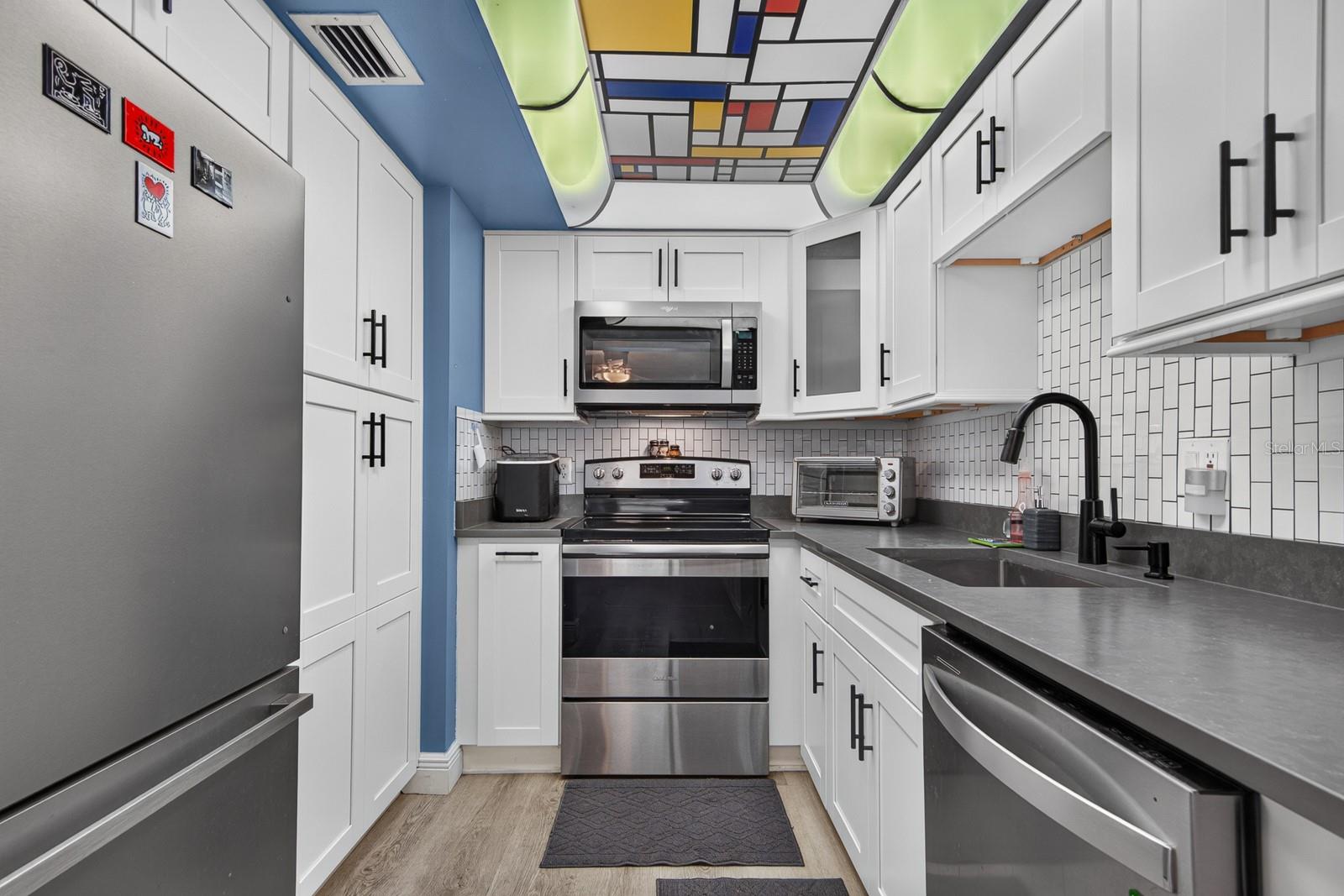 TOWNHOUSES AT BONNIE BAY CONDO - Residential
