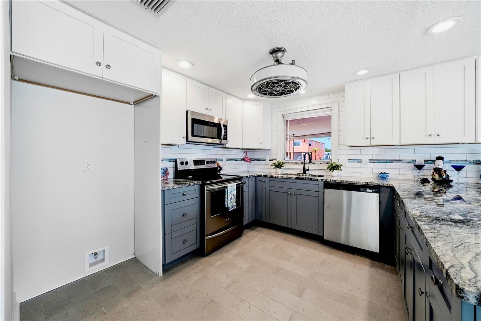 HUDSON BEACH ESTATES - Residential