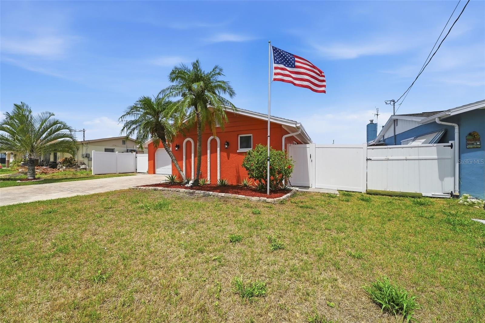 HUDSON BEACH ESTATES - Residential
