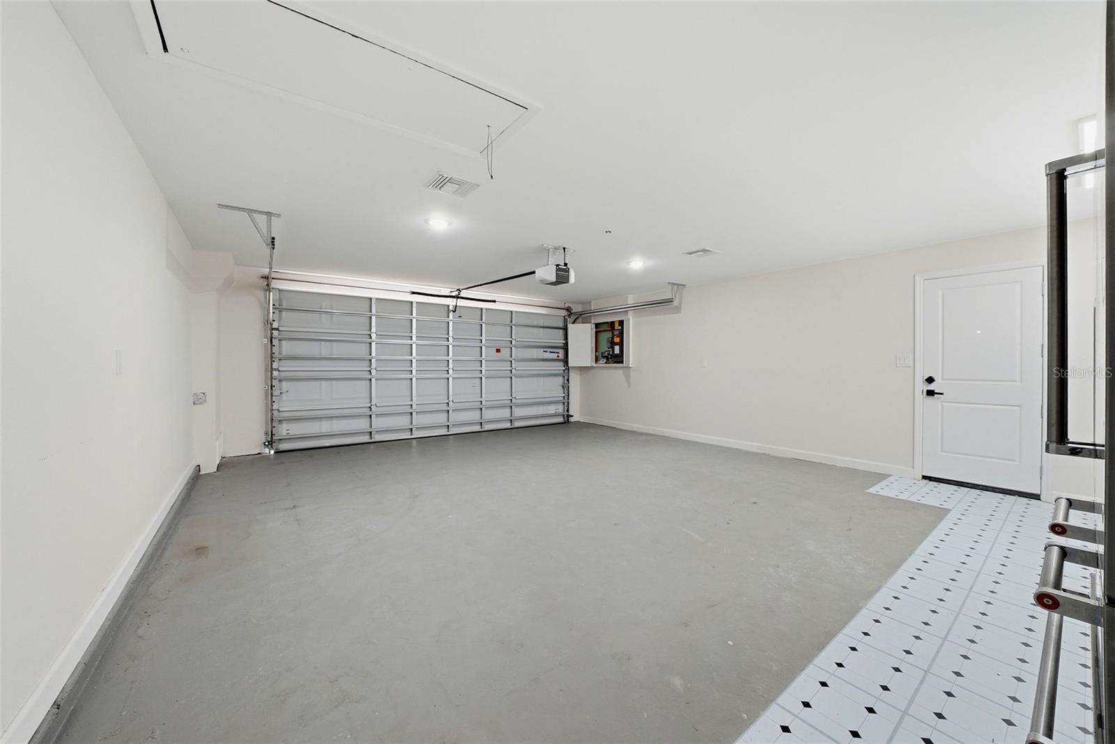 HUDSON BEACH ESTATES - Residential