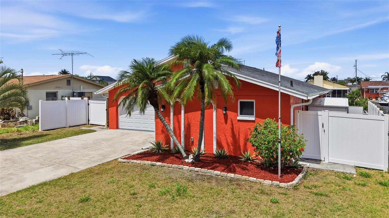 HUDSON BEACH ESTATES - Residential
