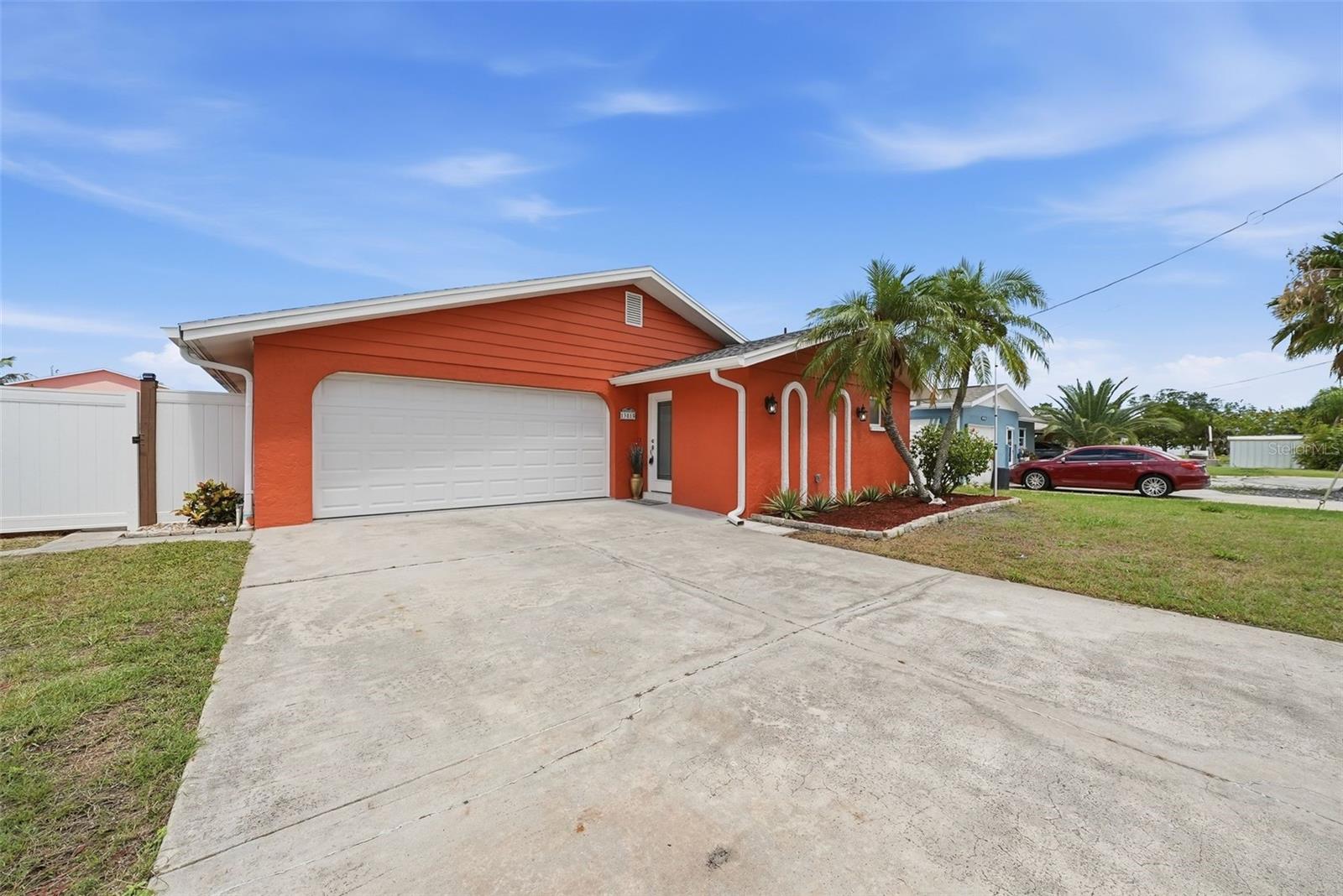HUDSON BEACH ESTATES - Residential