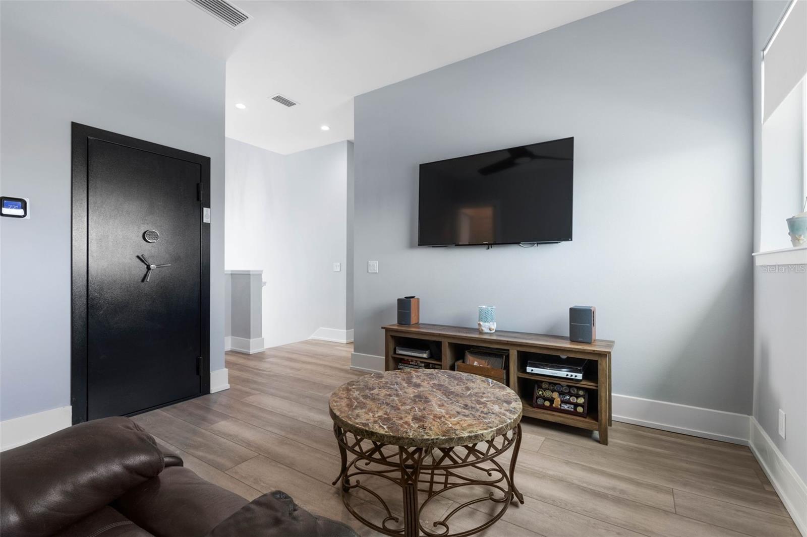 SEASIDE LNDGS - Residential