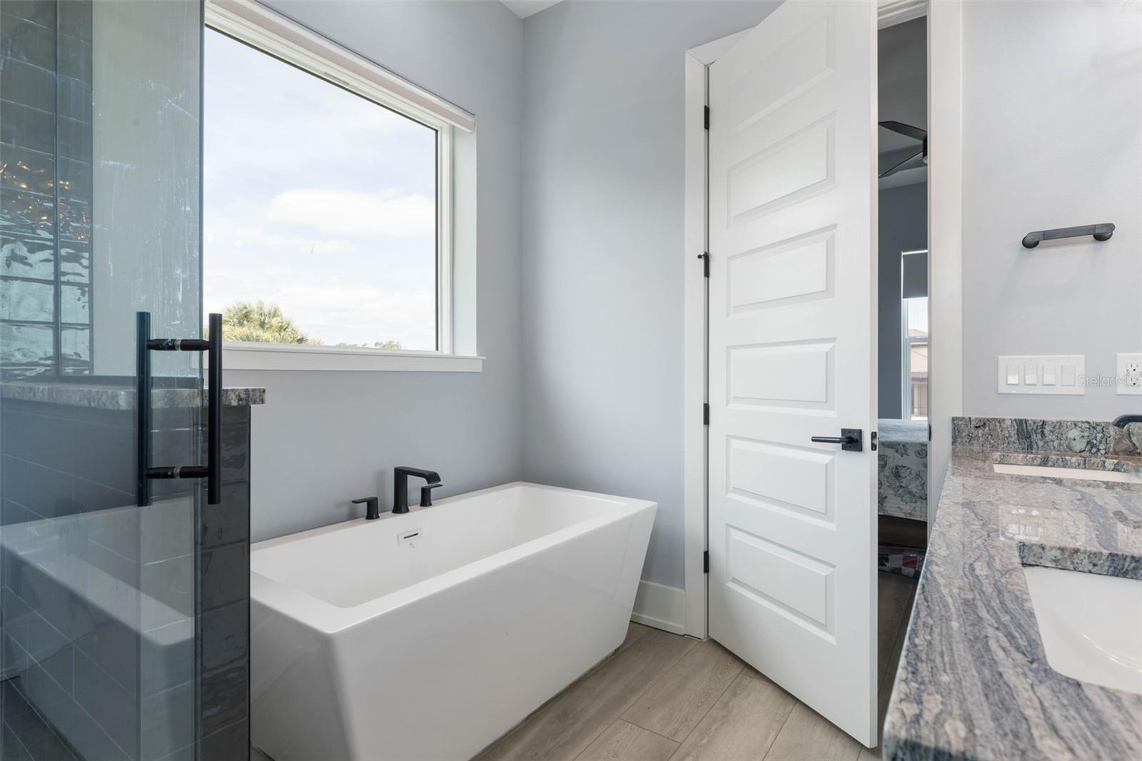 SEASIDE LNDGS - Residential
