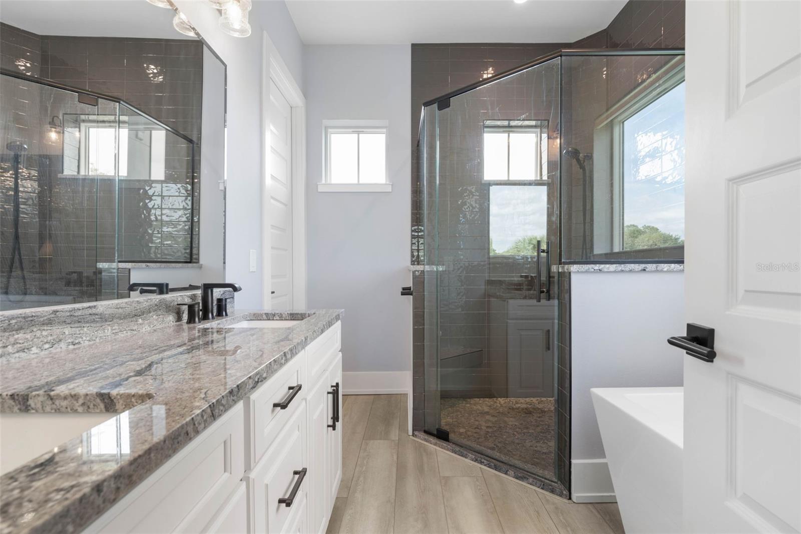 SEASIDE LNDGS - Residential
