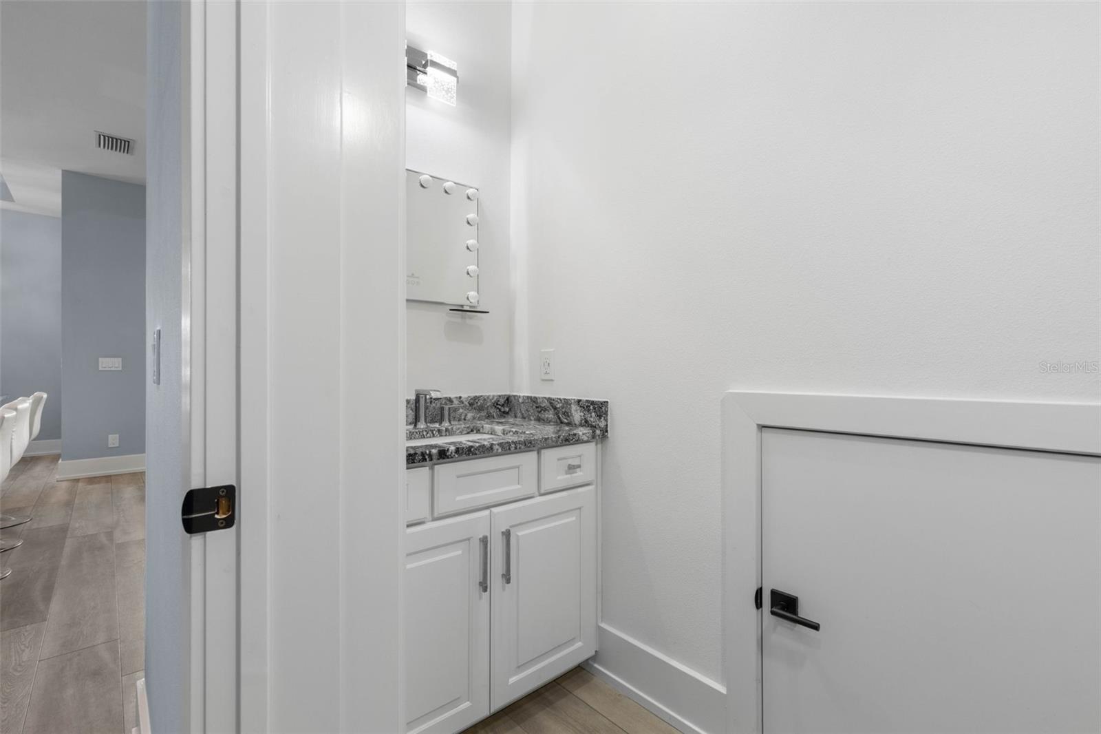 SEASIDE LNDGS - Residential