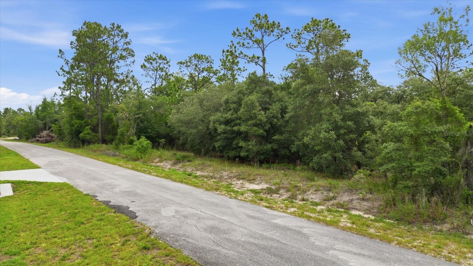 RAINBOW LAKES ESTATE - Land