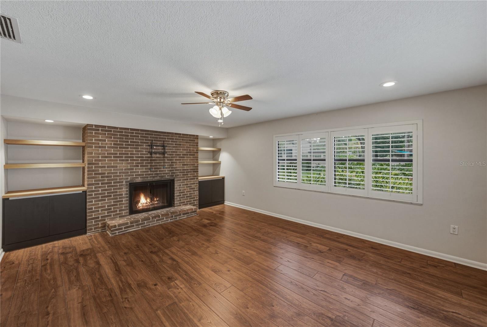 EASTERN SHORES - Residential