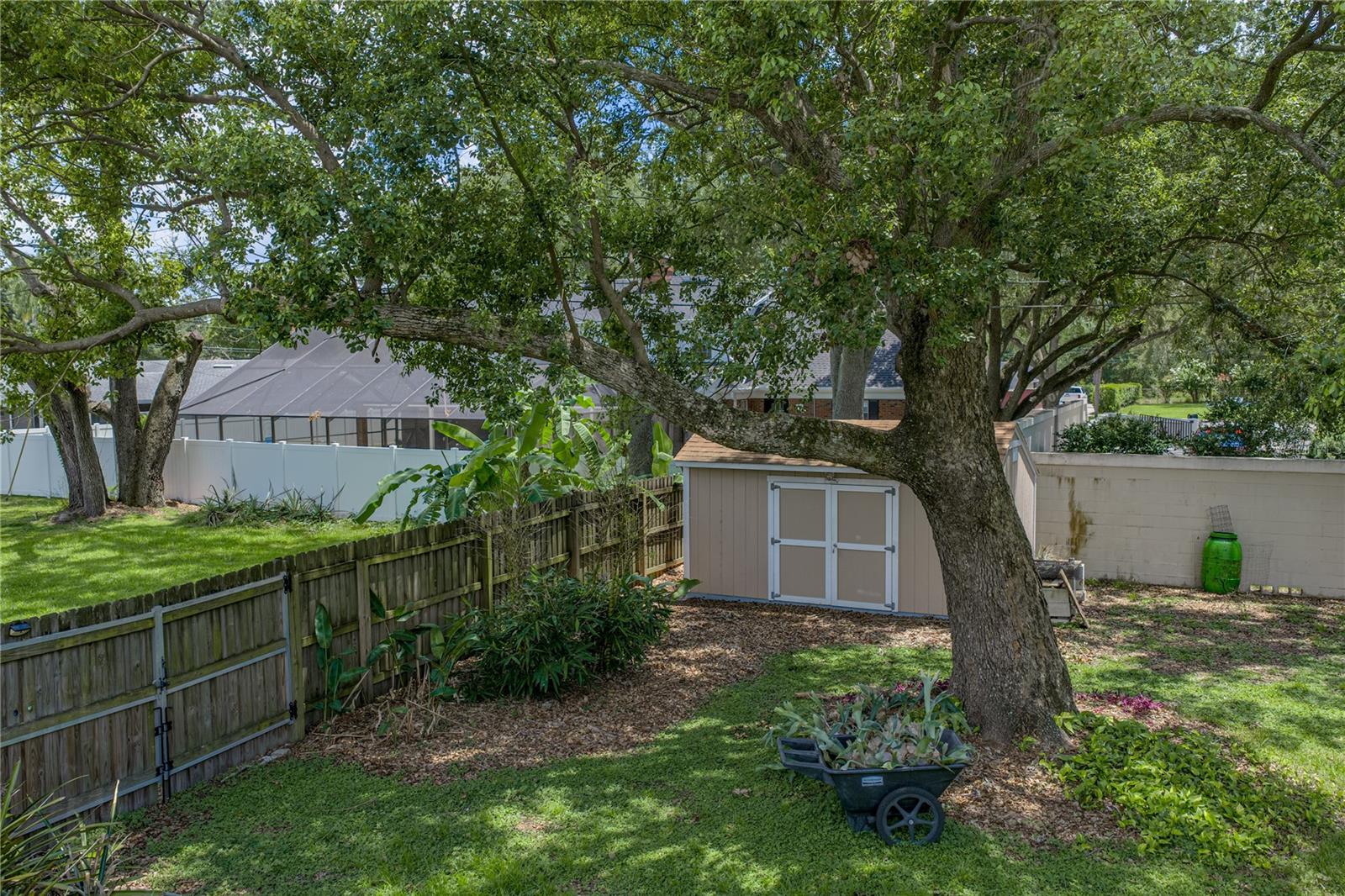 EASTERN SHORES - Residential