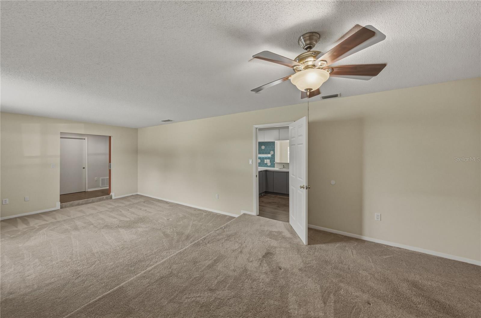 EASTERN SHORES - Residential