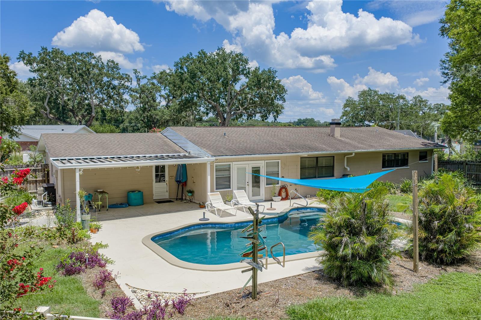EASTERN SHORES - Residential