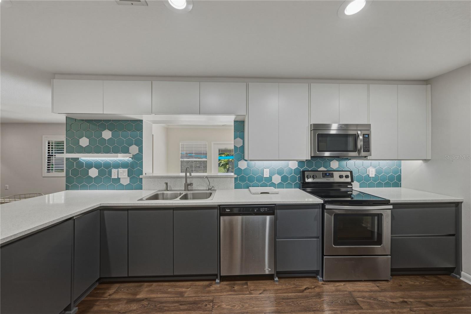 EASTERN SHORES - Residential