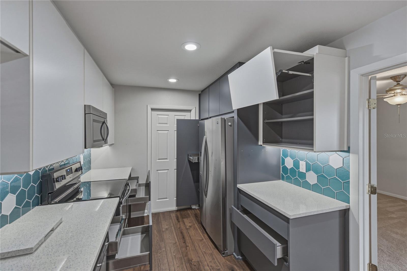EASTERN SHORES - Residential