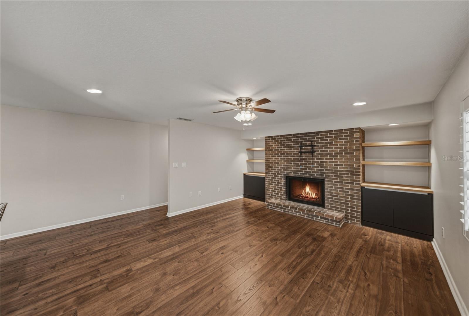 EASTERN SHORES - Residential