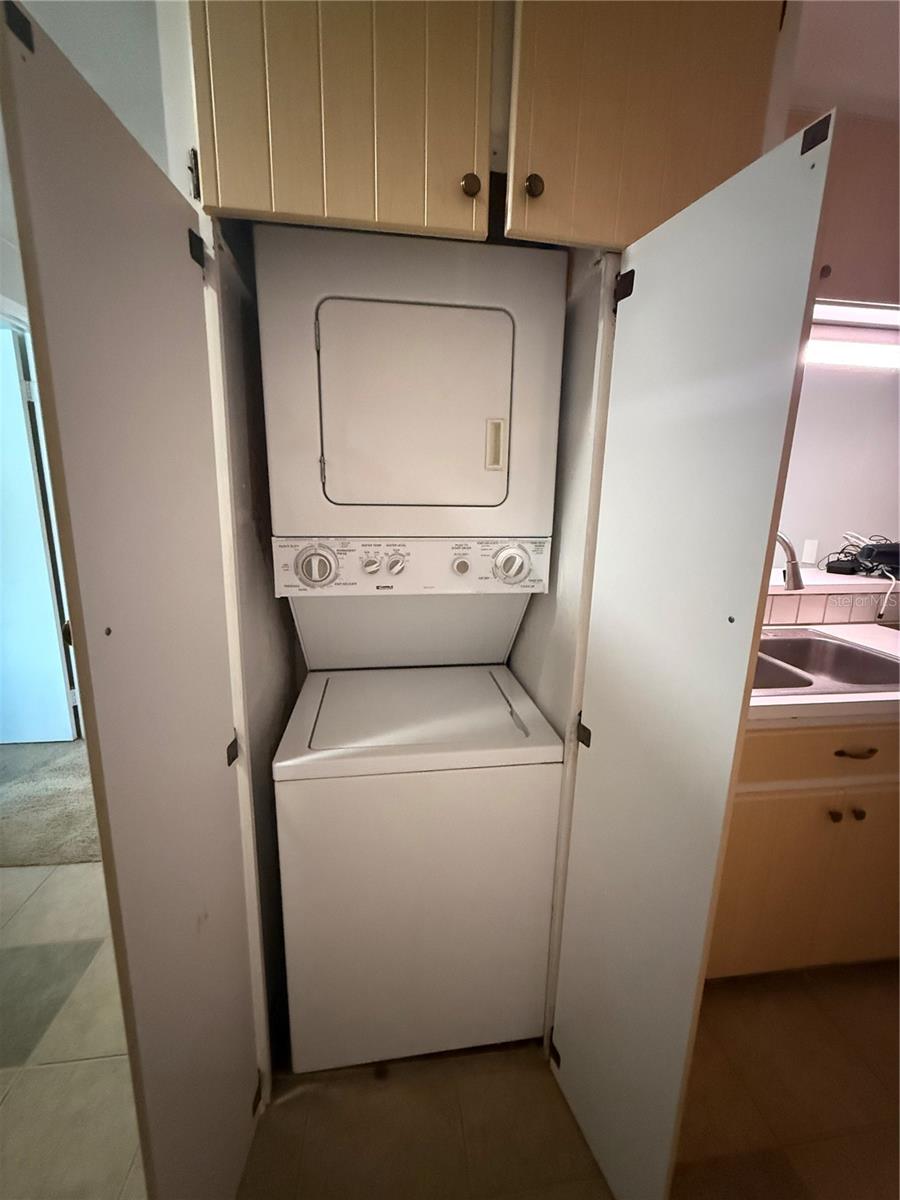 SANDY COVE LAKELAND & SANDY COVE LAKELAND ADD 01 - Residential Lease