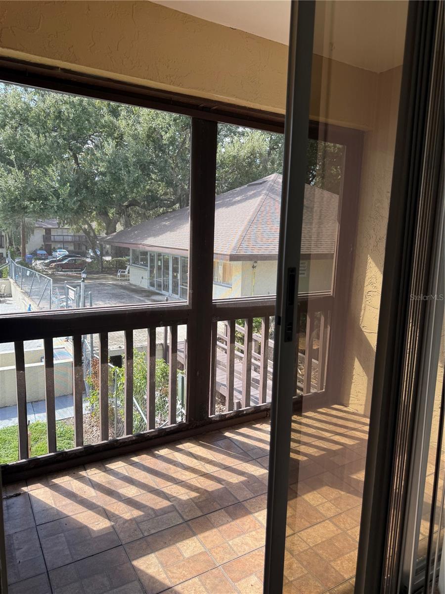 SANDY COVE LAKELAND & SANDY COVE LAKELAND ADD 01 - Residential Lease