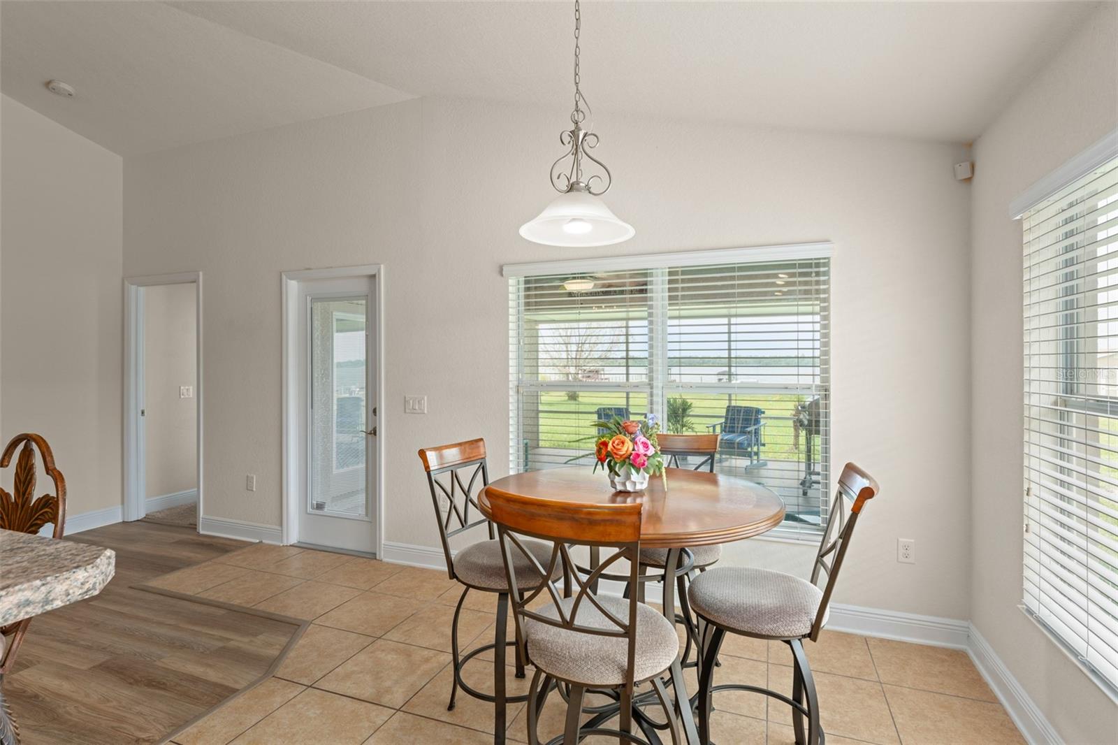 ISLAND LAKES - Residential