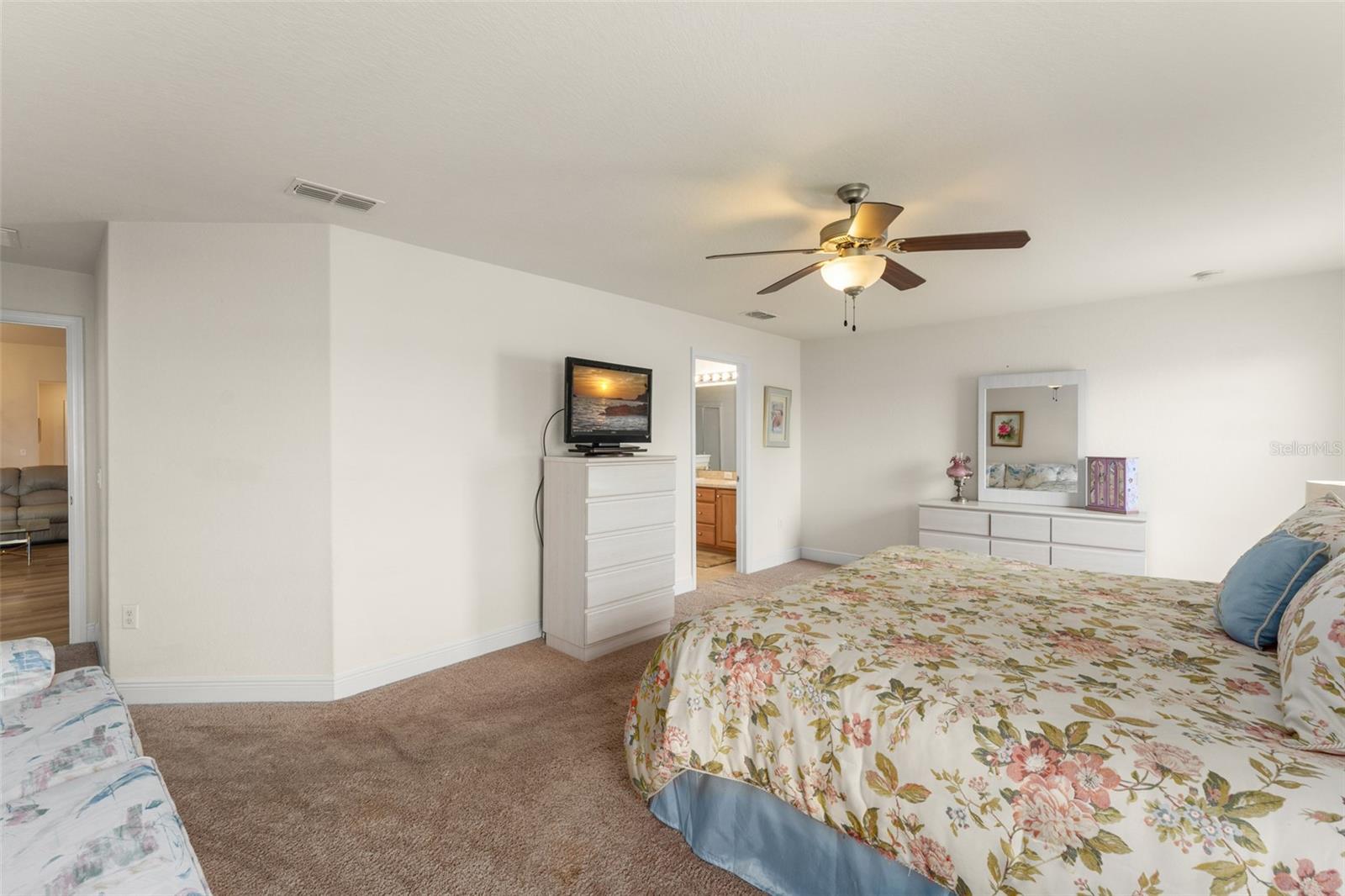ISLAND LAKES - Residential