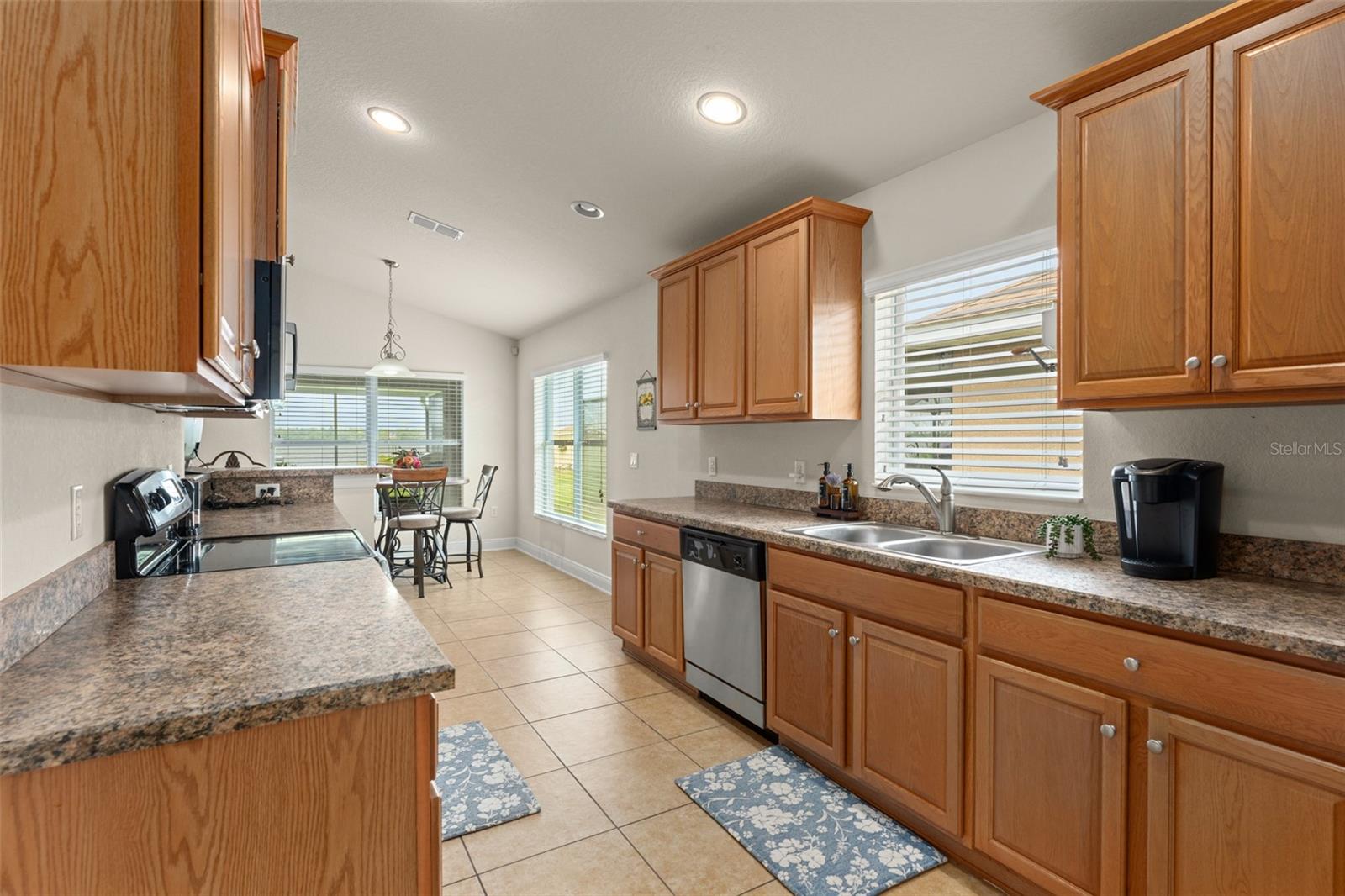 ISLAND LAKES - Residential