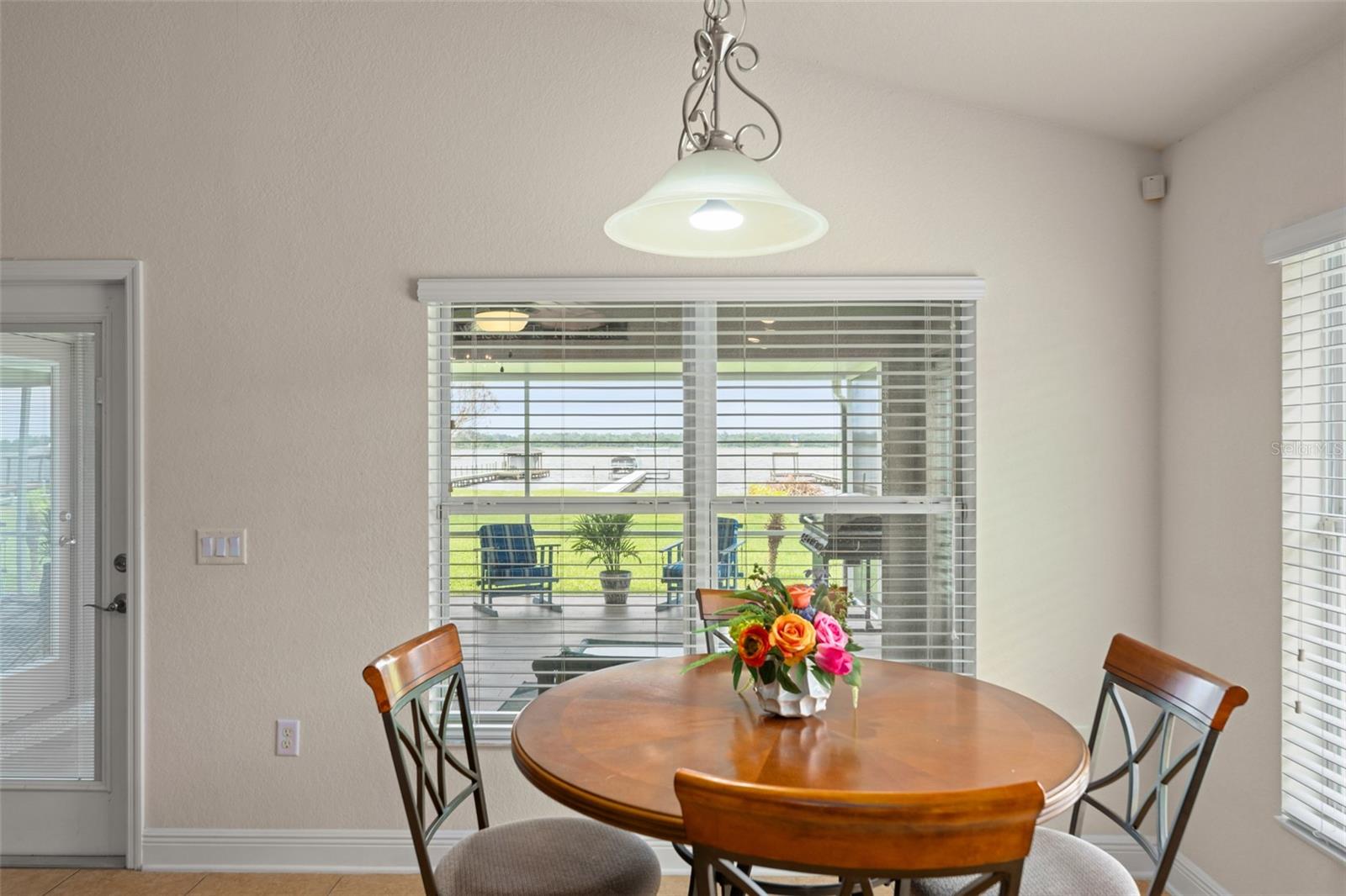 ISLAND LAKES - Residential