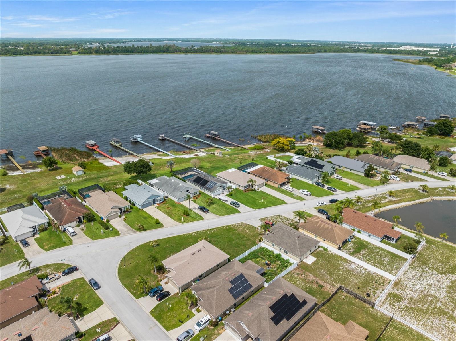 ISLAND LAKES - Residential
