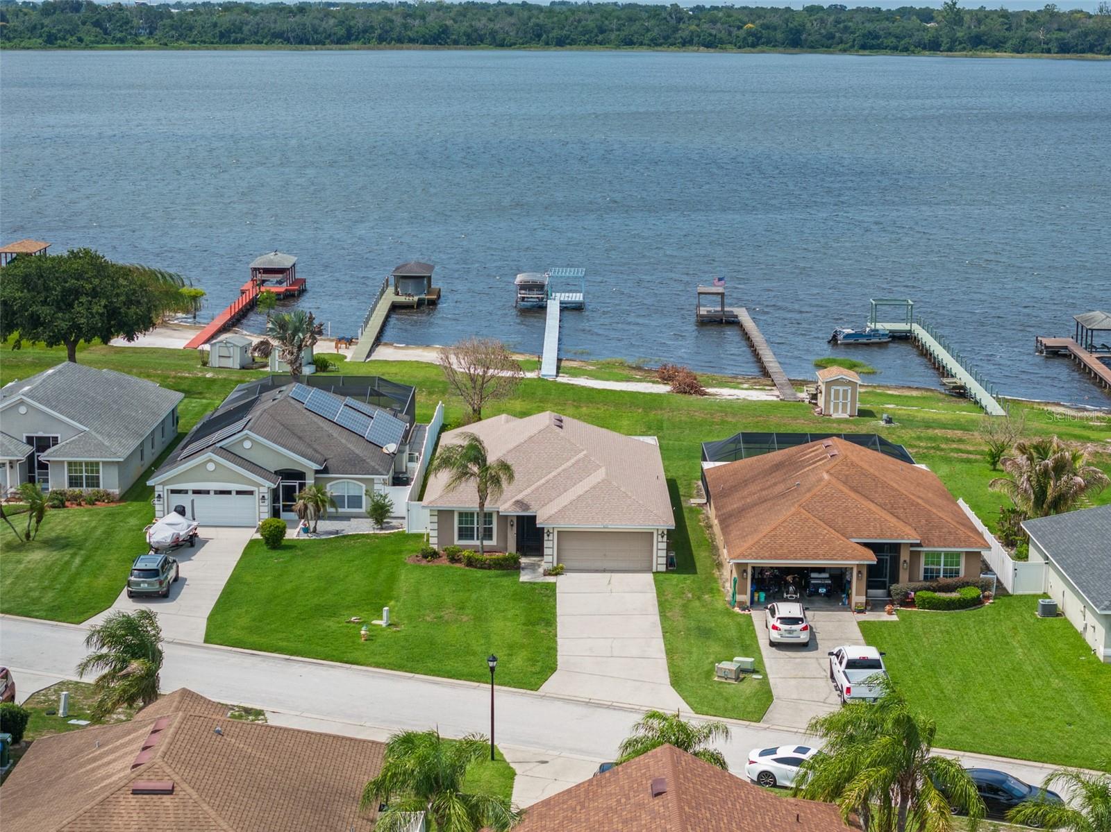 ISLAND LAKES - Residential