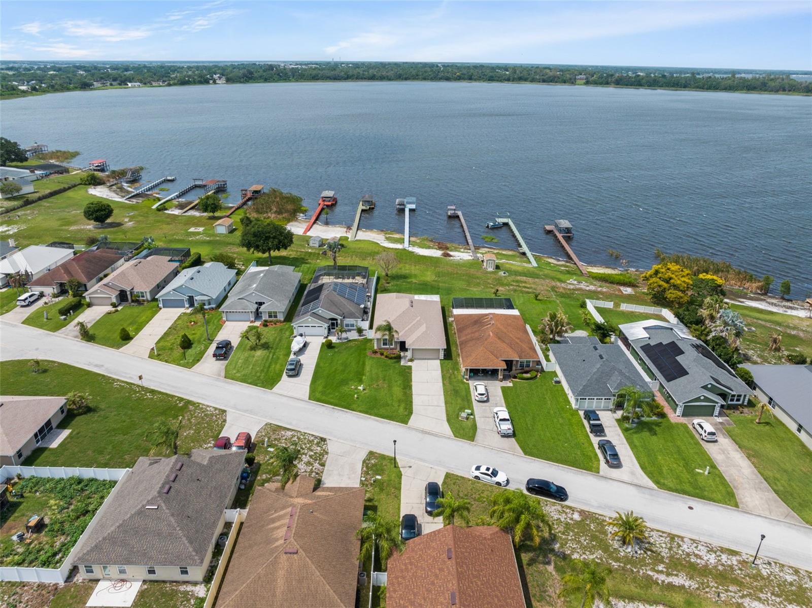 ISLAND LAKES - Residential