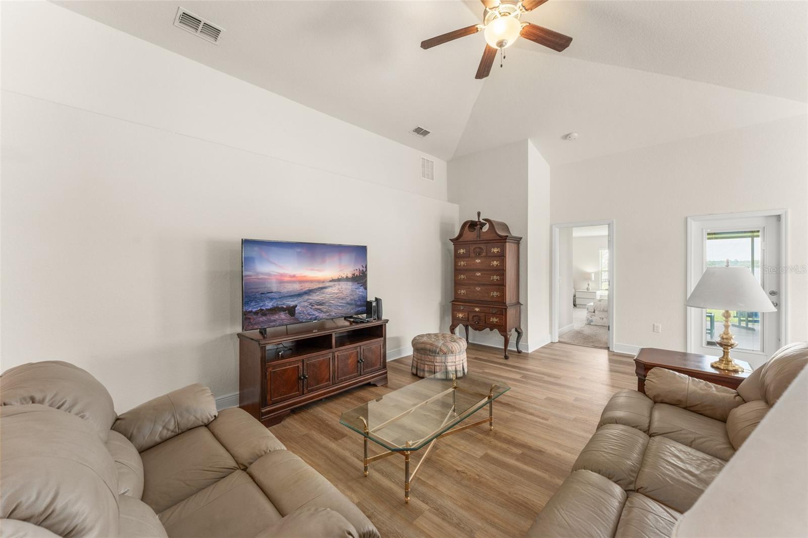 ISLAND LAKES - Residential