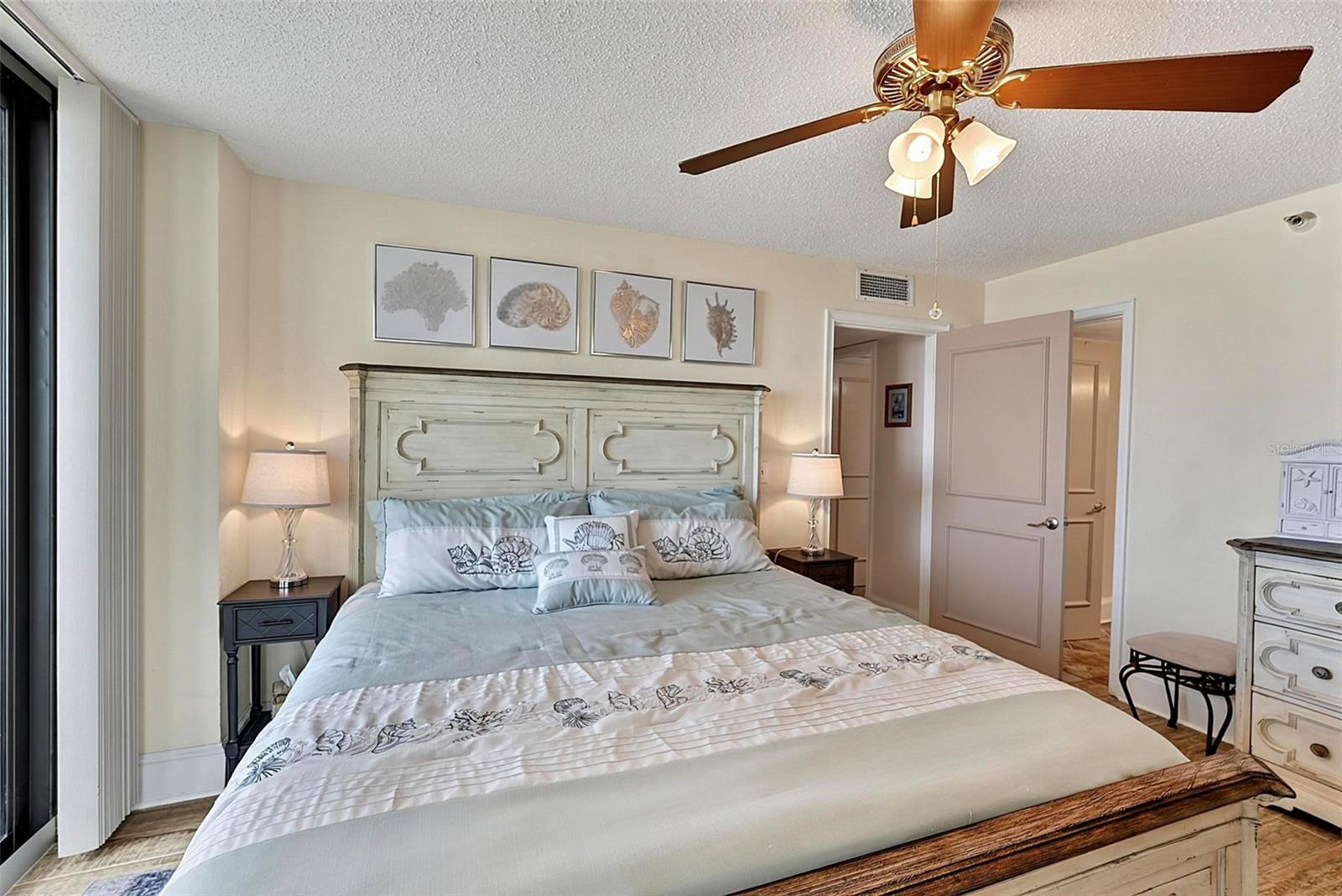 OCEANS ATRIUM 01 - Residential