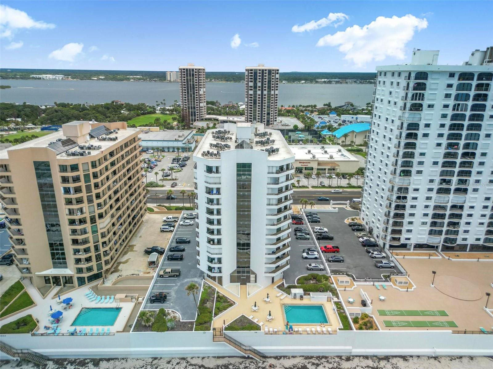 OCEANS ATRIUM 01 - Residential