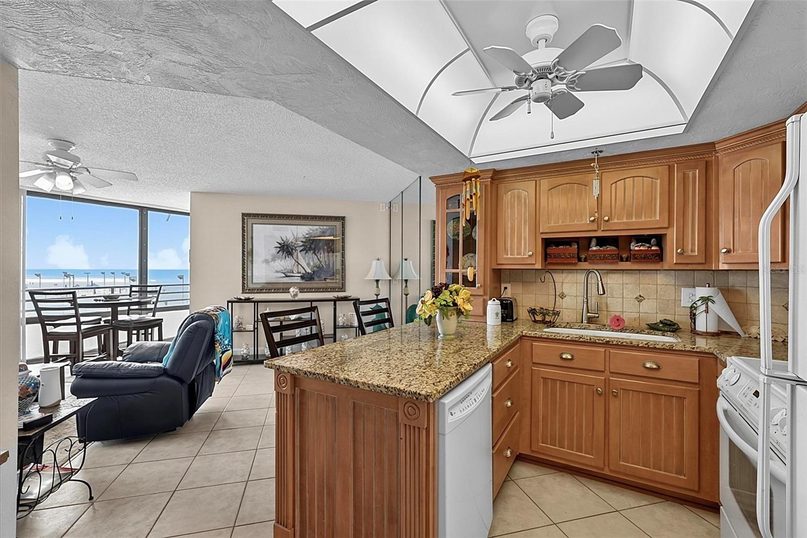 OCEANS ATRIUM 01 - Residential