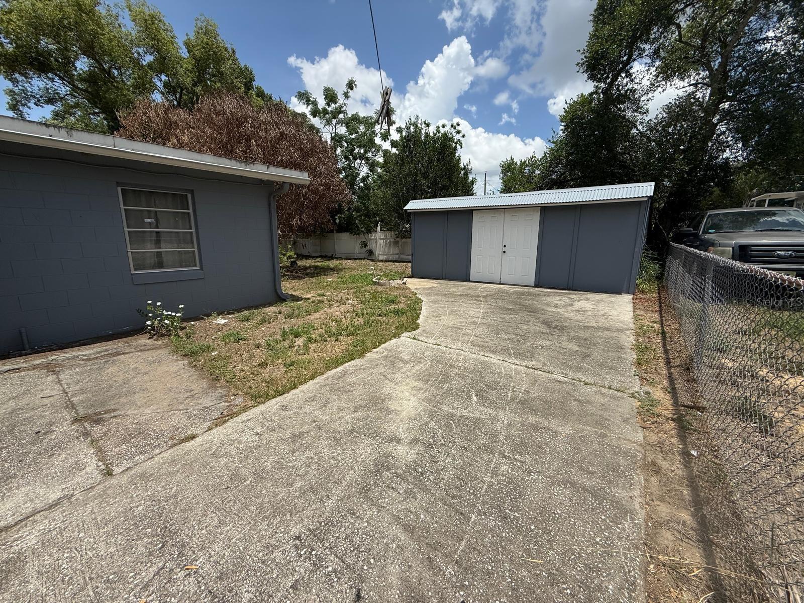 CRESCENT HILLS - Residential