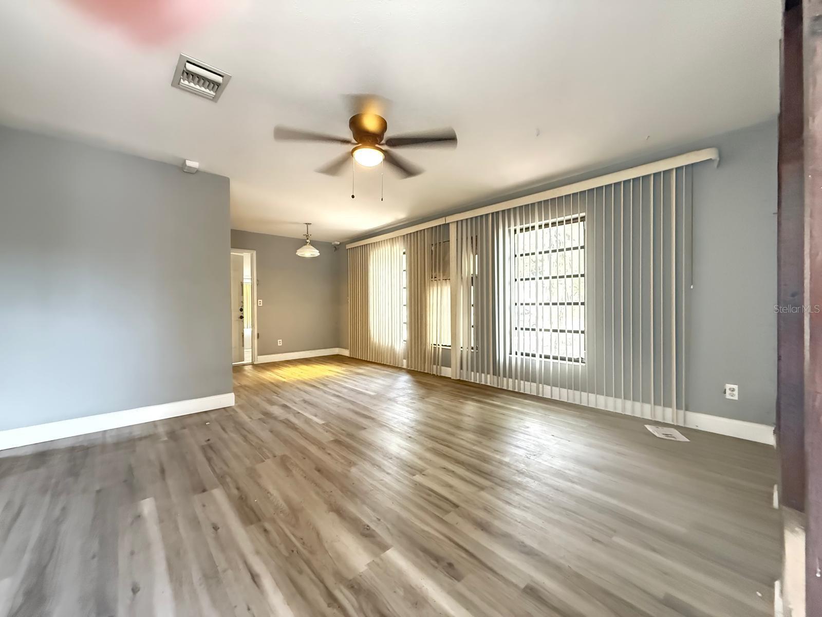 CRESCENT HILLS - Residential