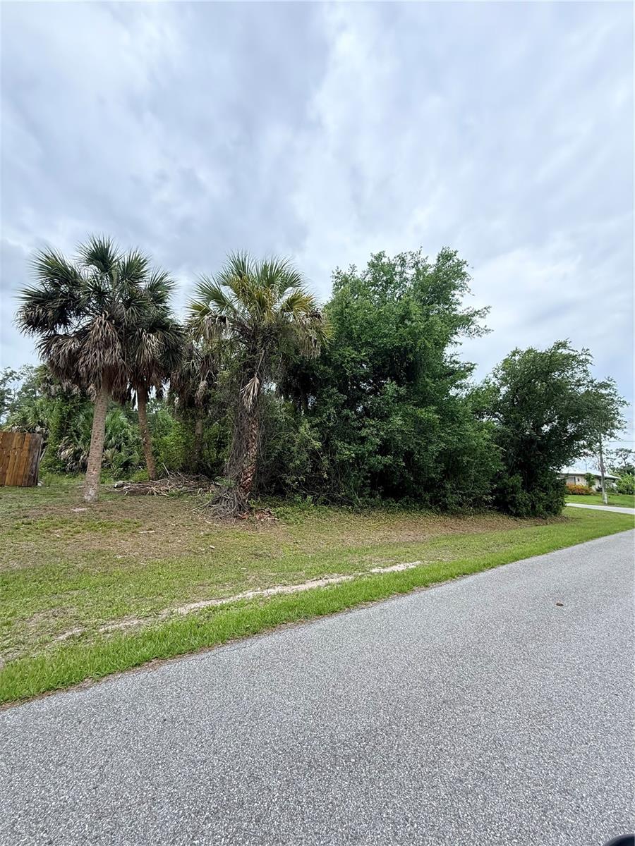 PORT CHARLOTTE SEC 047 - Land