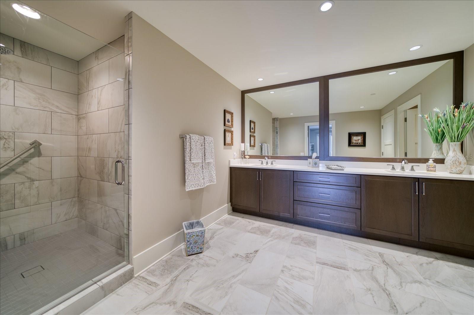 CARRIAGE HOMES AT BELLEVIEW PLACE CONDO - Residential