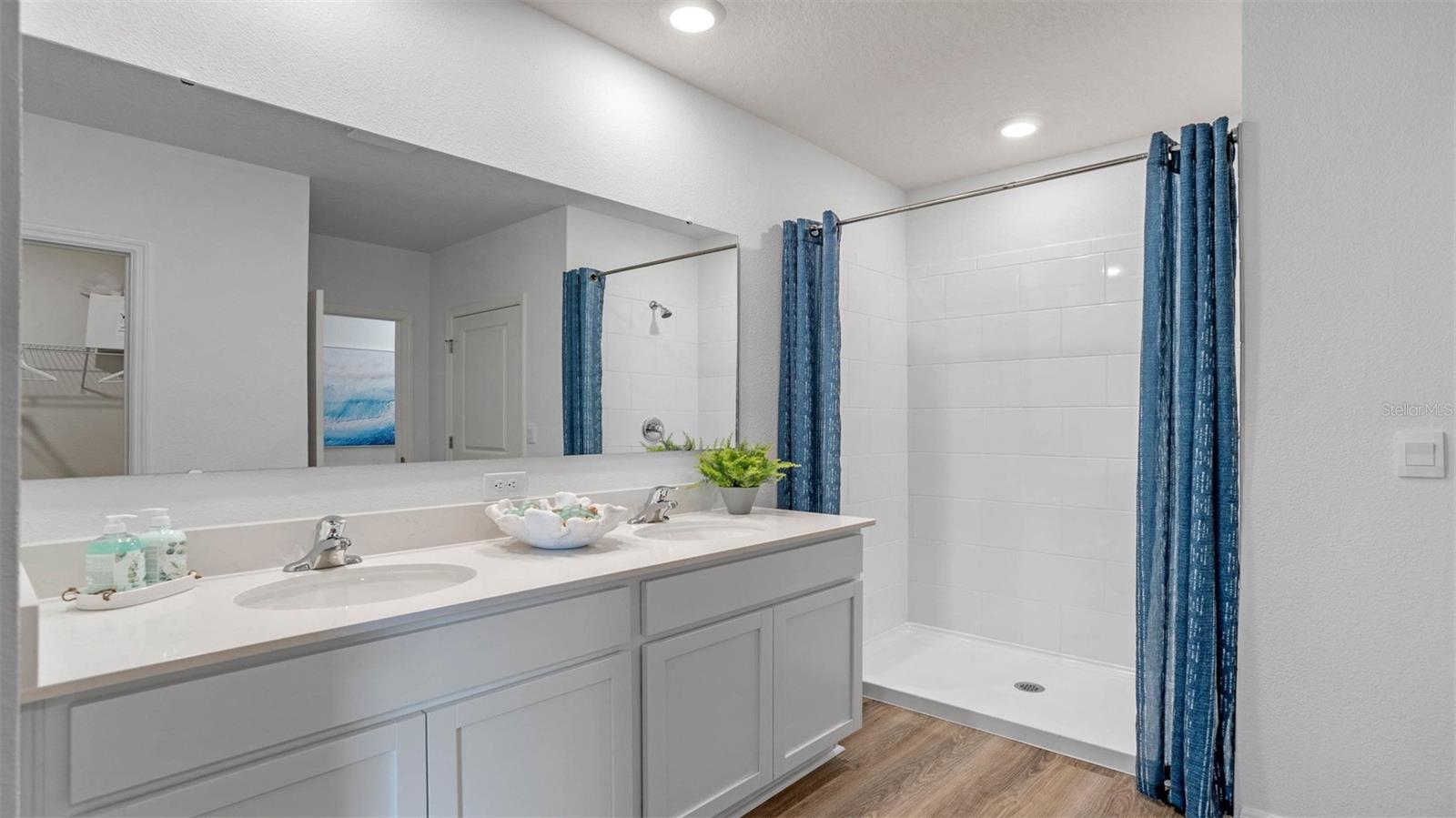 WEXFORD COVE - Residential